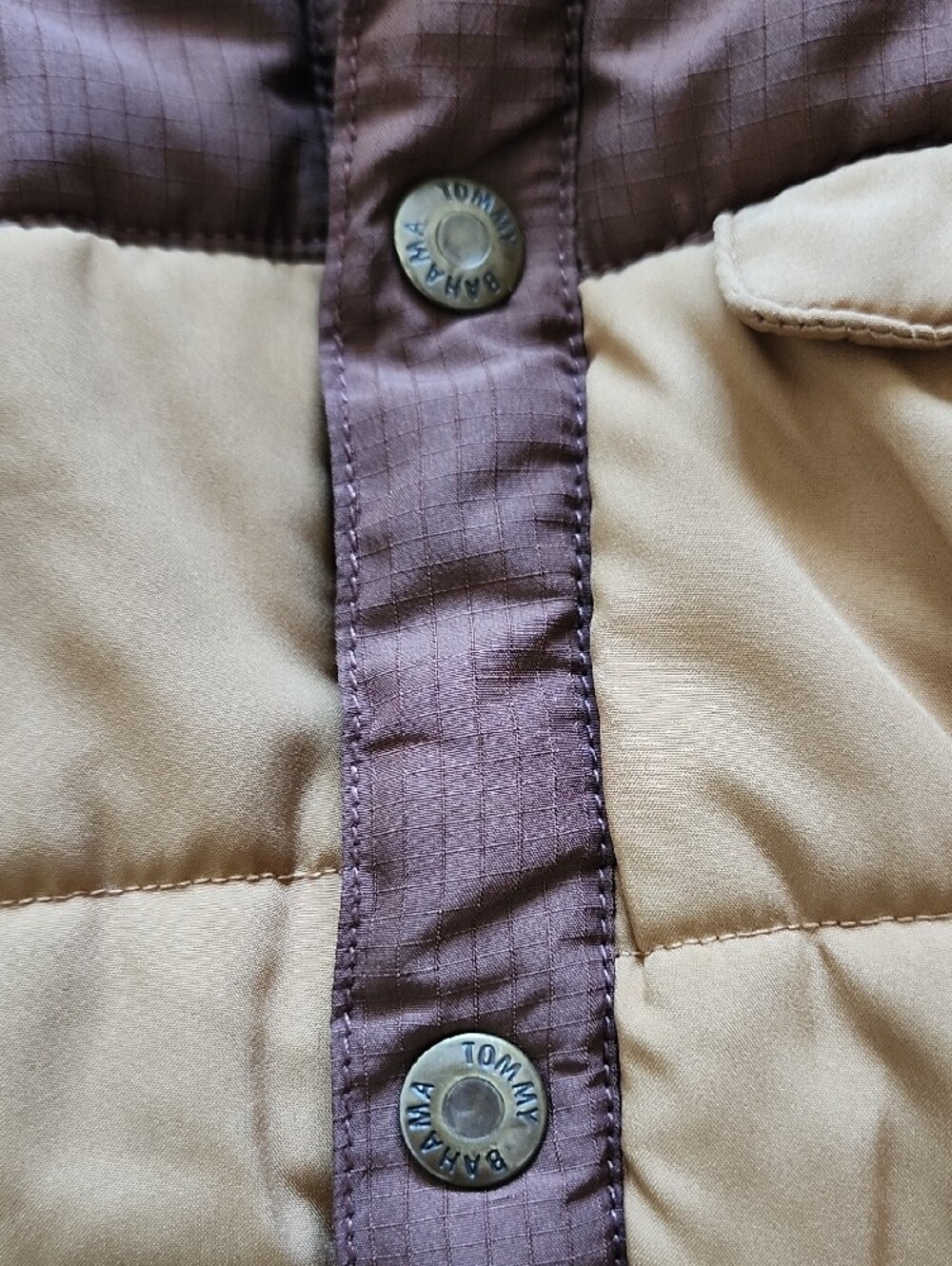 Tommy Bahama Two-Tone Brown & Camel Hooded Puffer Vest | M 7/8 - Picture 7 of 13